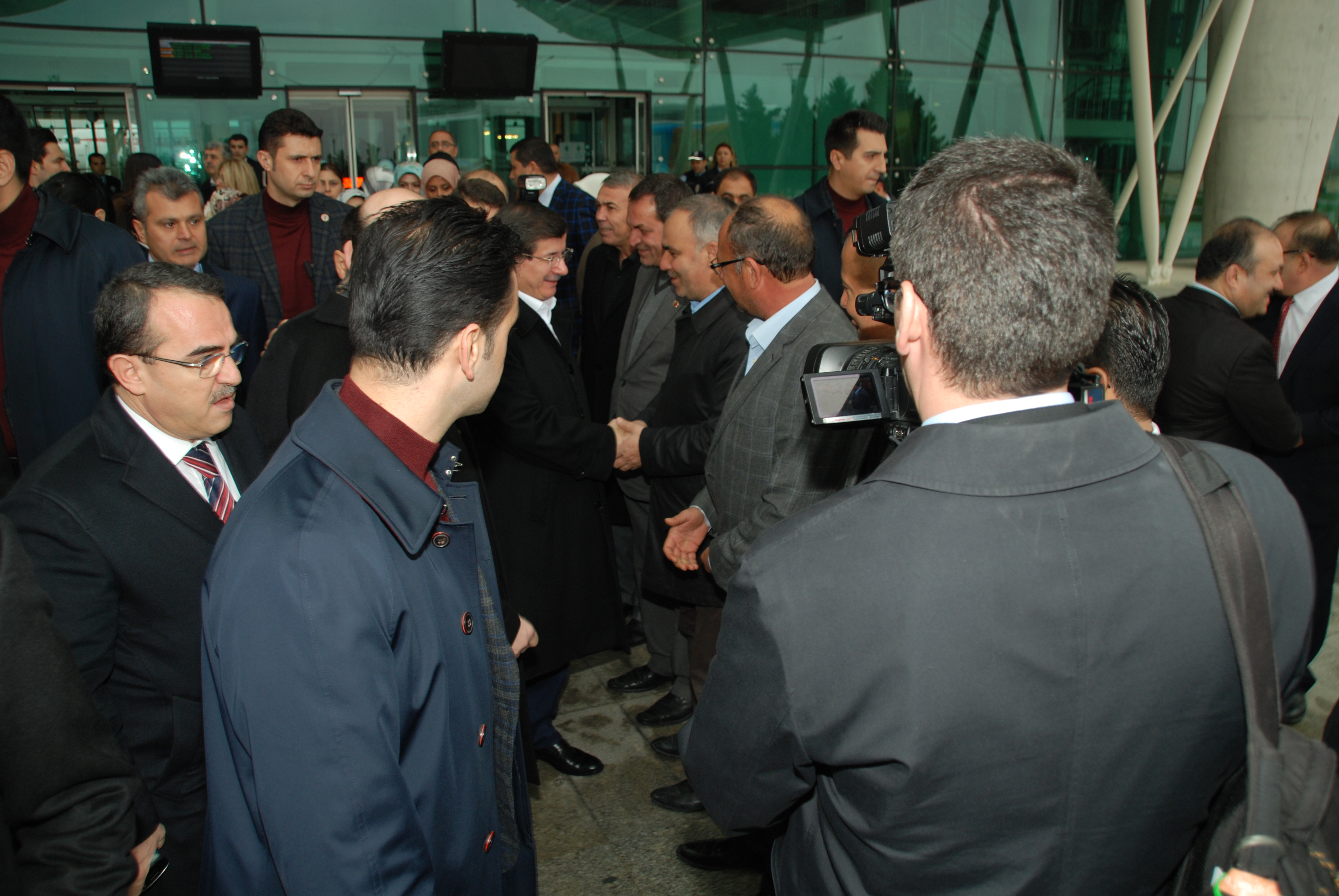 Başbakan Hatay Hava Limanında Karşılandı