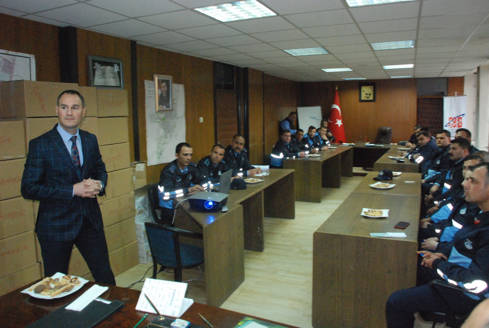 KIRIKHAN BELEDİYESİ ZABITA EKİPLERİNE EĞİTİM ÖNCESİ SEMİNER VERİLDİ