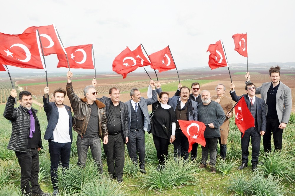 Sanatçılardan Sınırın Sıfır Noktasında Mehmetçiklerimize Destek