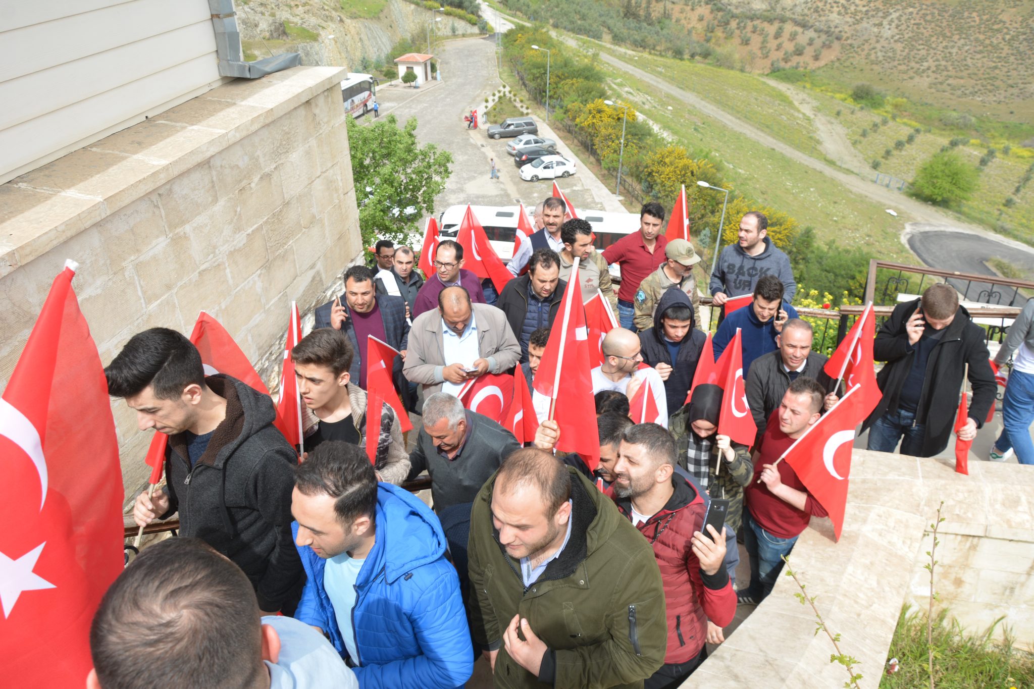 TÜRKİYE’NİN DÖRT BİR YANINDAN MEHMETÇİKLERİMİZE DESTEK ZİYARETLERİ DEVAM EDİYOR