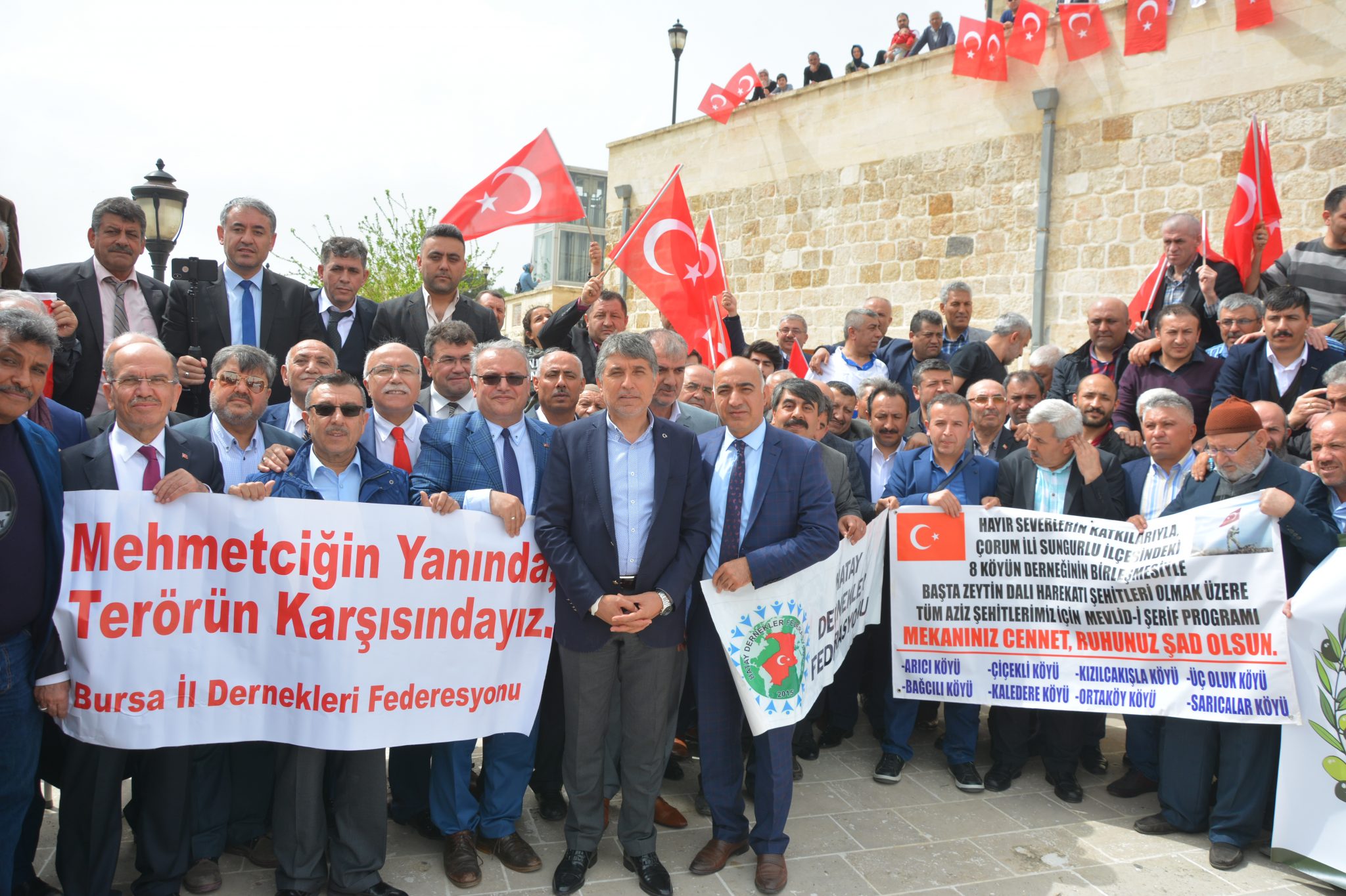 BURSA VE HATAY İL DERNEKLERİ FEDERASYONUNDAN İLÇEMİZE VE MEHMETÇİKLERİMİZE DESTEK ZİYARETİ