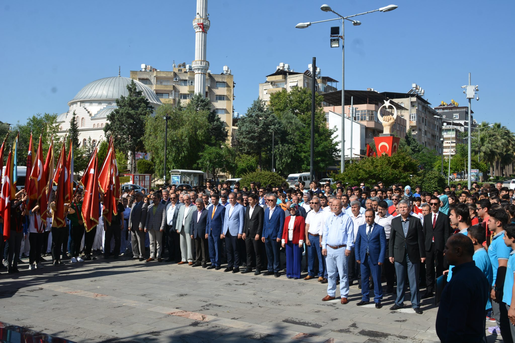 GENÇLİK HAFTASI KIRIKHAN’DA TÖRENLE KUTLANDI