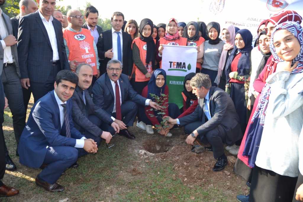 ADIM ADIM YEŞİL KIRIKHAN PROJESİNDE İLK AĞAÇ EKİMİNİ GERÇEKLEŞTİRİLDİ
