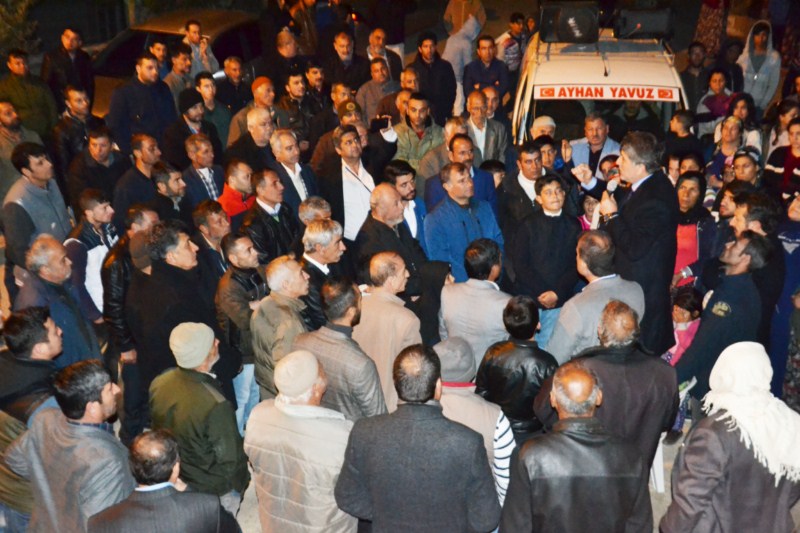 AYHAN YAVUZ SEVGİSİ SOKAKLARA TAŞTI, EV TOPLANTILARI MİTİNGLERE DÖNÜŞTÜ..!