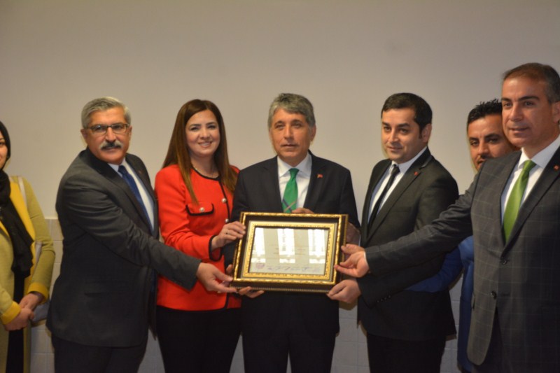 KIRIKHAN BELEDİYE BAŞKANI AYHAN YAVUZ MAZBATASINI ALDI