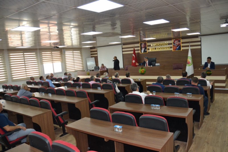 KIRIKHAN BELEDİYESİ MECLİS ÜYELERİ OLAĞAN ÜSTÜ TOPLANTIYLA MEHMETÇİĞE BARIŞ PINARI HAREKATI DESTEK BİLDİRİSİNİ OY BİRLİĞİYLE KABUL ETTİ