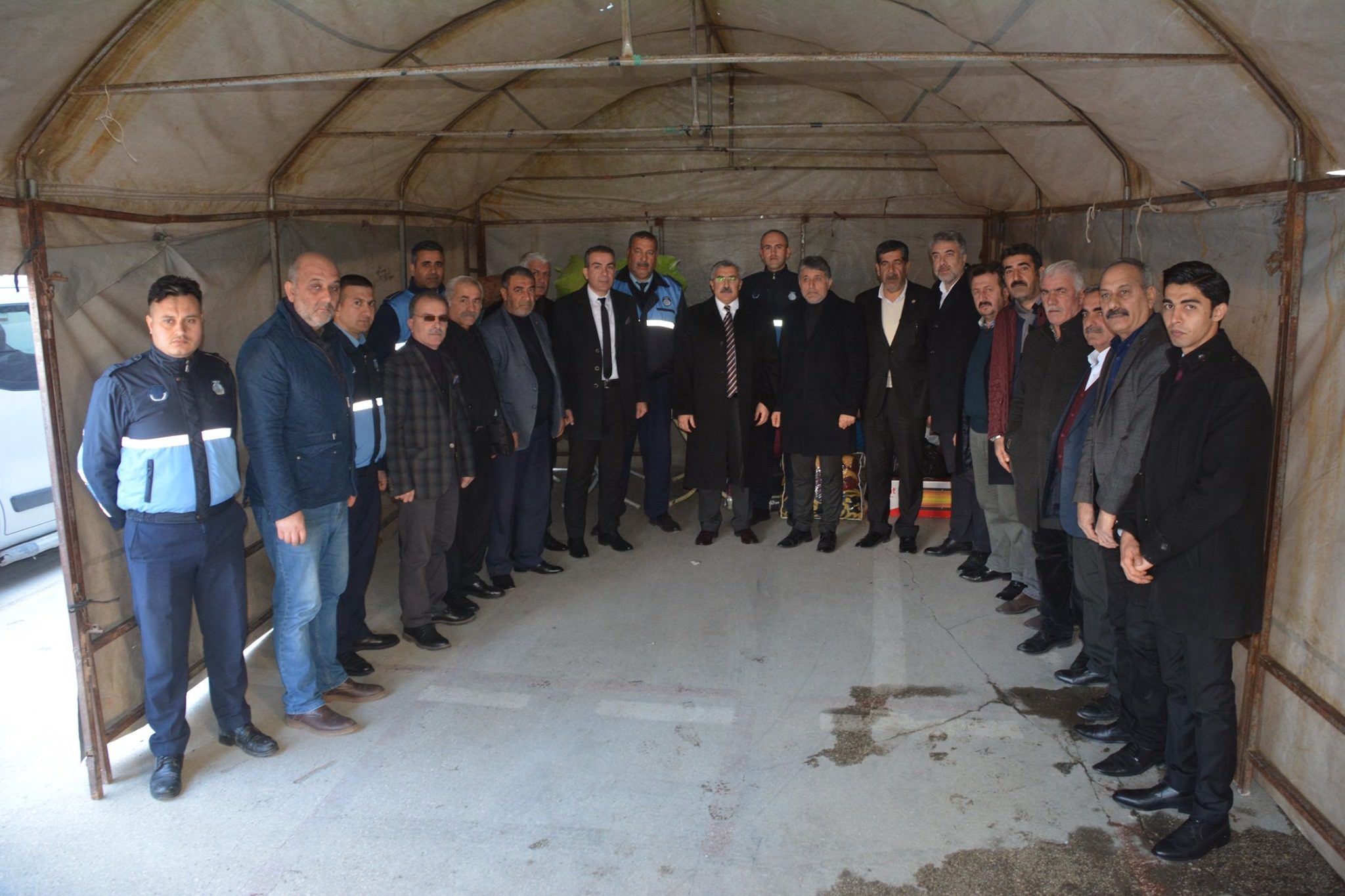 KIRIKHAN BELEDİYESİ VE BAŞKAN YAVUZ DEPREM DOLAYISIYLA YARDIM KAMPANYASINI RESMEN BAŞLATTI