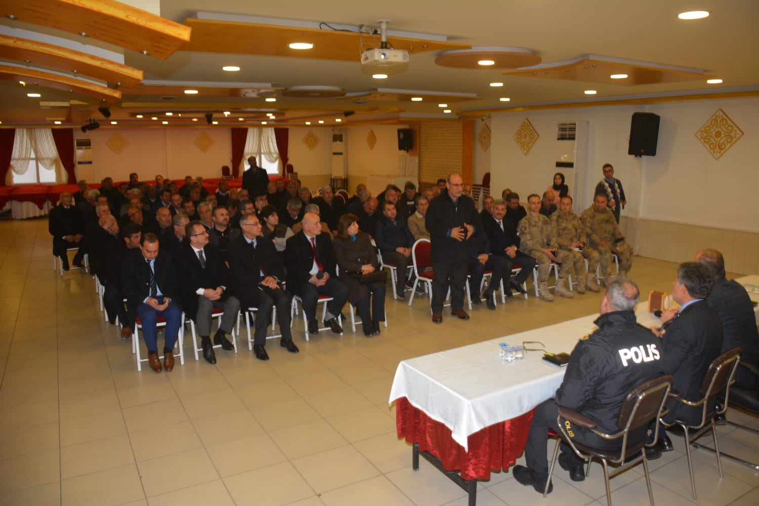 KARAMEHMETOĞLU VE YAVUZ KIRIKHAN’IN SORUNLARINI MASAYA YATIRDI