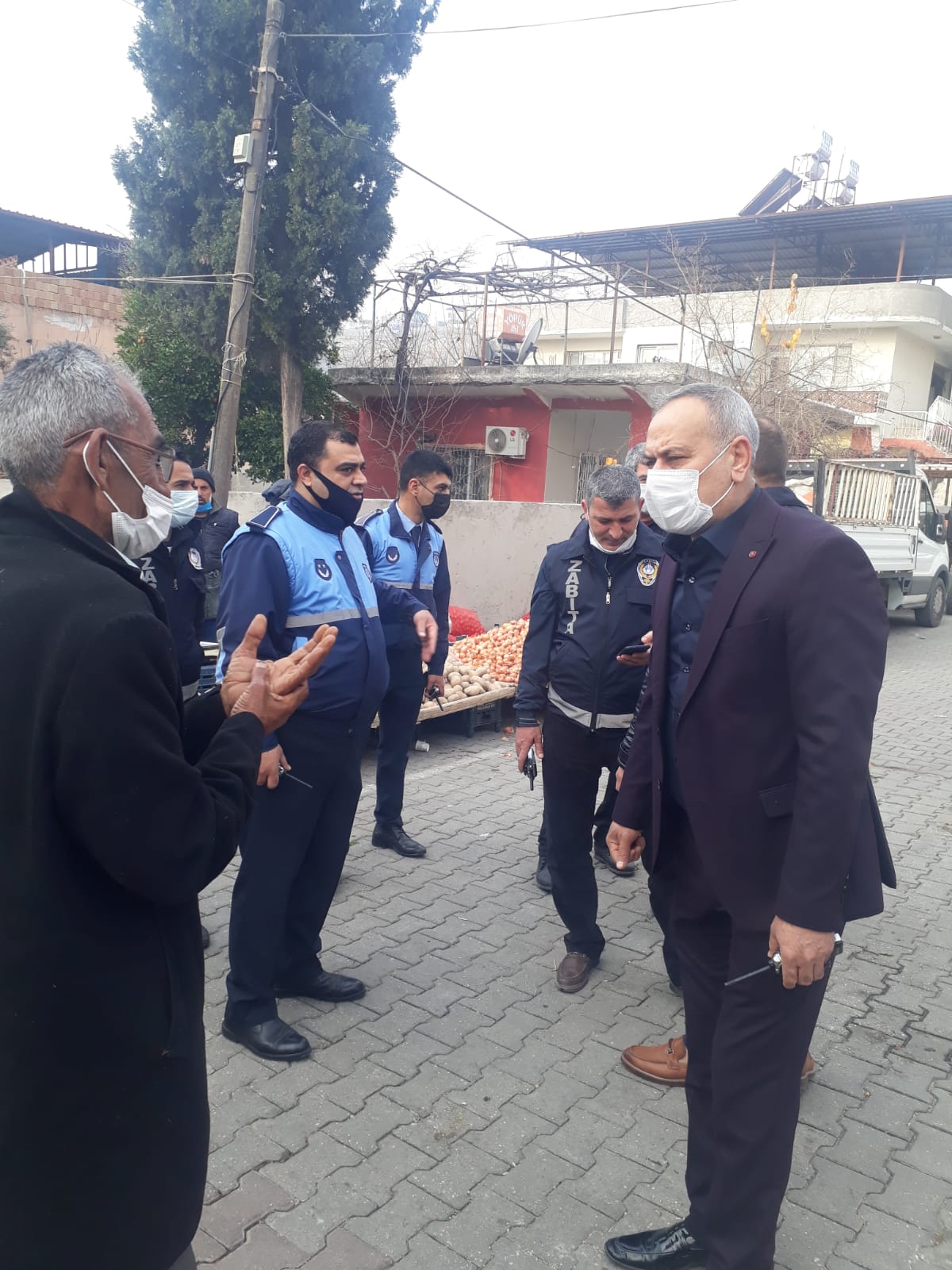 KIRIKHAN BELEDİYESİ ZABITA EKİPLERİ SEMT PAZARLARINDA DENETİMLERİNE DEVAM EDİYOR