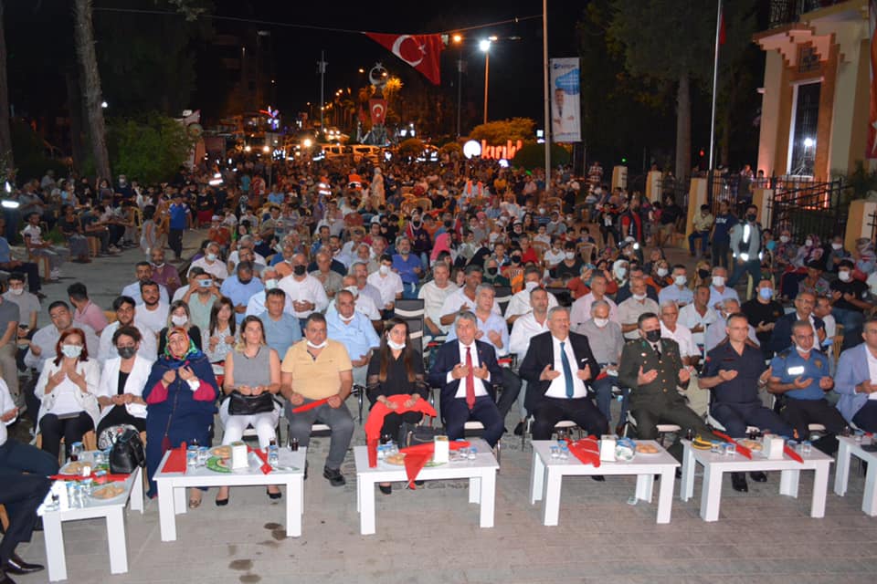 15 TEMMUZ MİLLİ BİRLİK VE DEMOKRASİ GÜNÜNDE KIRIKHAN’DAN DÜNYAYA ANLAMLI MESAJ VERİLDİ