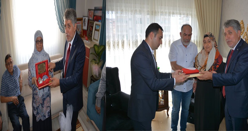 DEVLET ERKÂNI 15 TEMMUZ ŞEHİTLERİMİZİN AİLELERİNİ ZİYARET ETTİ