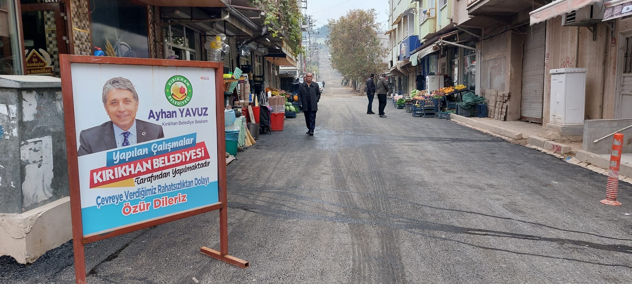 BAŞKAN YAVUZ KIRIKHAN’IN YOLLARINI YAPMAYA DEVAM EDİYOR